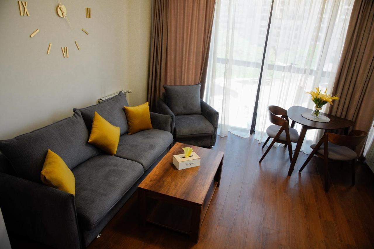 City Center Appartment At Buzand St. Jerevan Exteriör bild